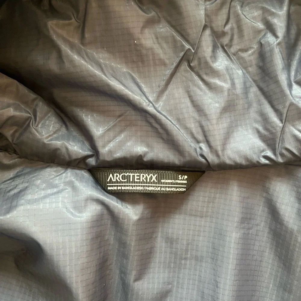 Arc'teryx Dark Navy Outdoor Jacket
NUCLEI FL JACKET WOMEN’S - Picture 3 of 5